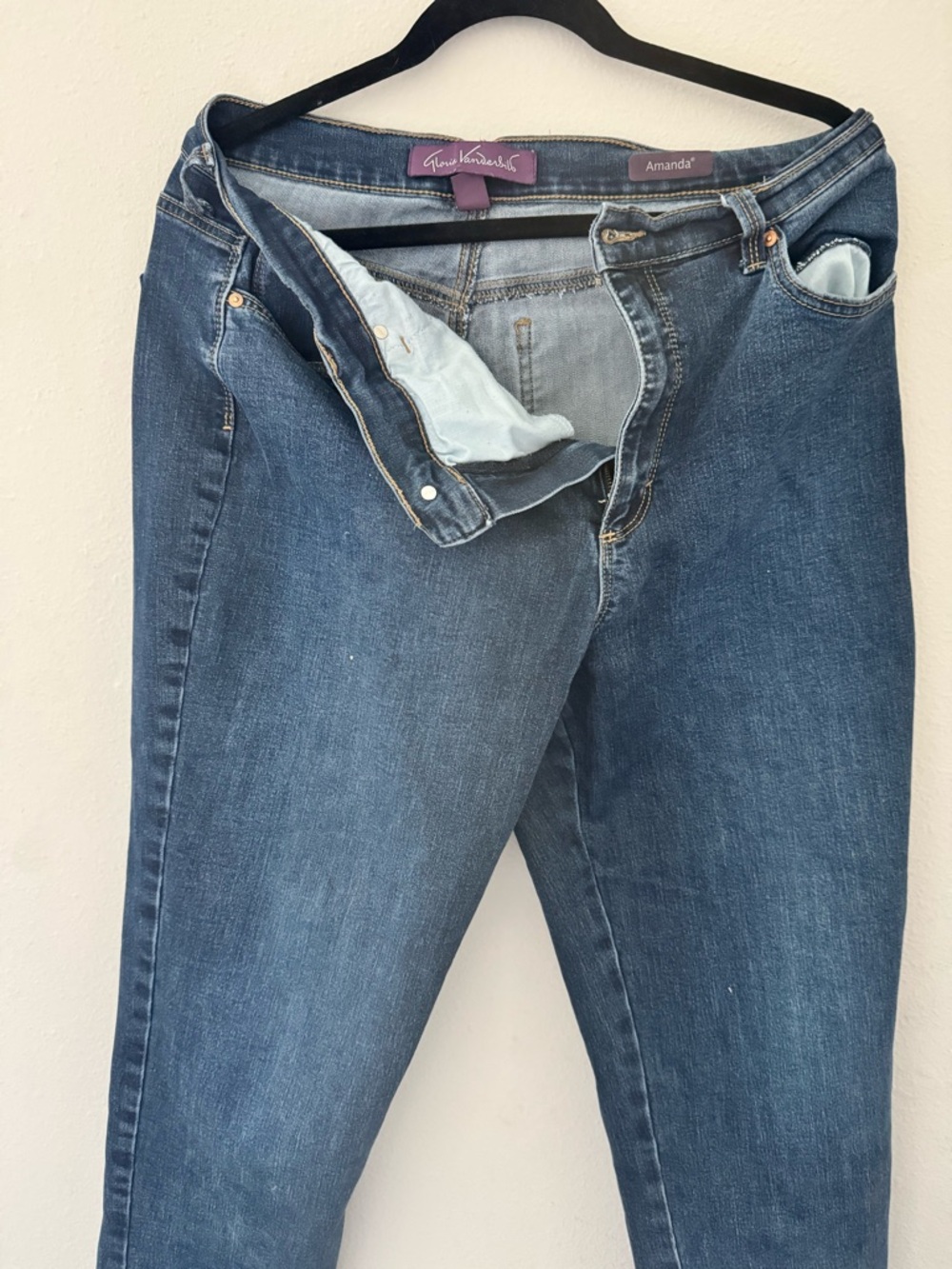 Gloria Vanderbilt Amanda Jeans in Medium Blue Wash